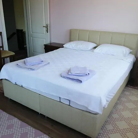 ヴィラ Outstanding Duplex With Private Pool Winter Garden Terrace And Bbq In