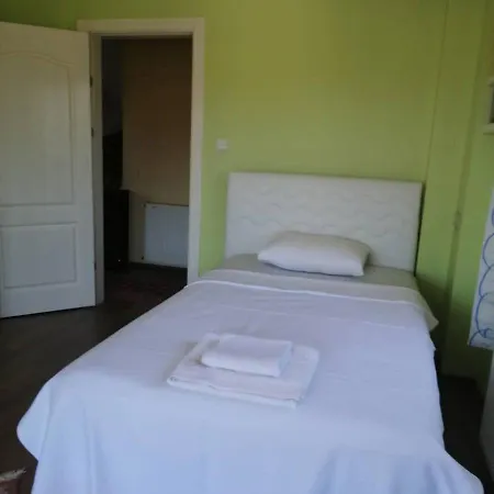 Outstanding Duplex With Private Pool Winter Garden Terrace And Bbq In ダラマン